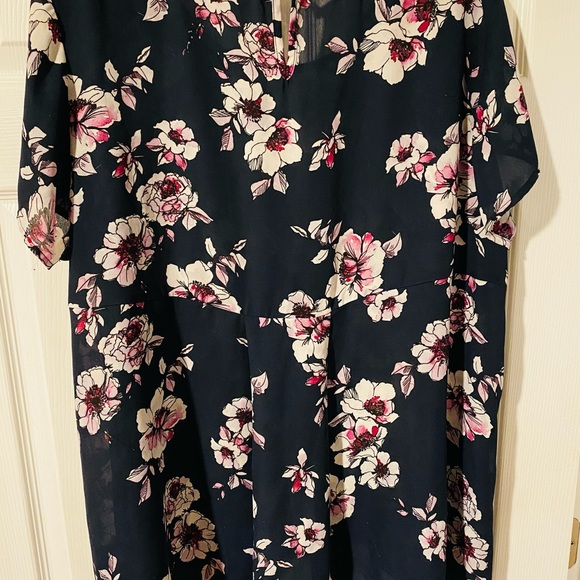 Torrid Floral print Blouse - Picture 3 of 5